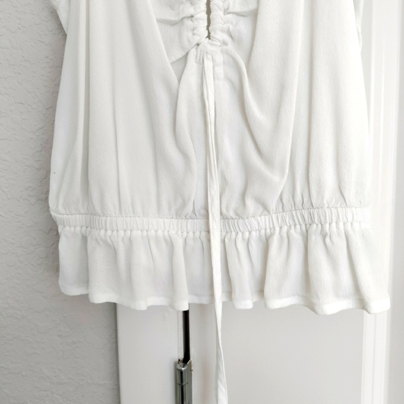 Express white ruffle bottom tank top size x small - Picture 3 of 5